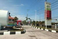 Ilustrasi SPBU Pertamina. Antrean BBM bersubsidi masih mengular di sejumlah daerah Kalimantan Timur, termasuk Balikpapan. (Foto: Wikimedia Commons, CC0)